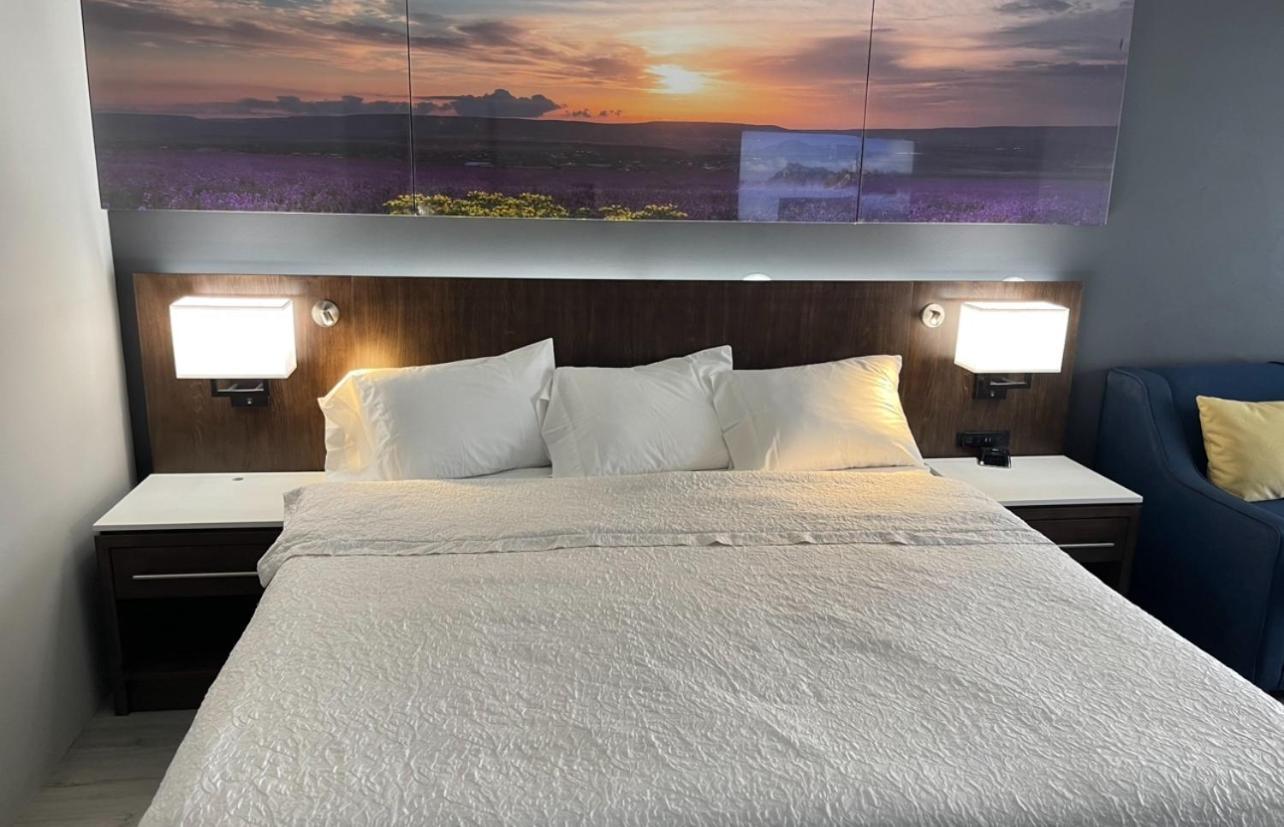 Luxor Inn & Suites, A Travelodge By Wyndham Elkins Exteriör bild