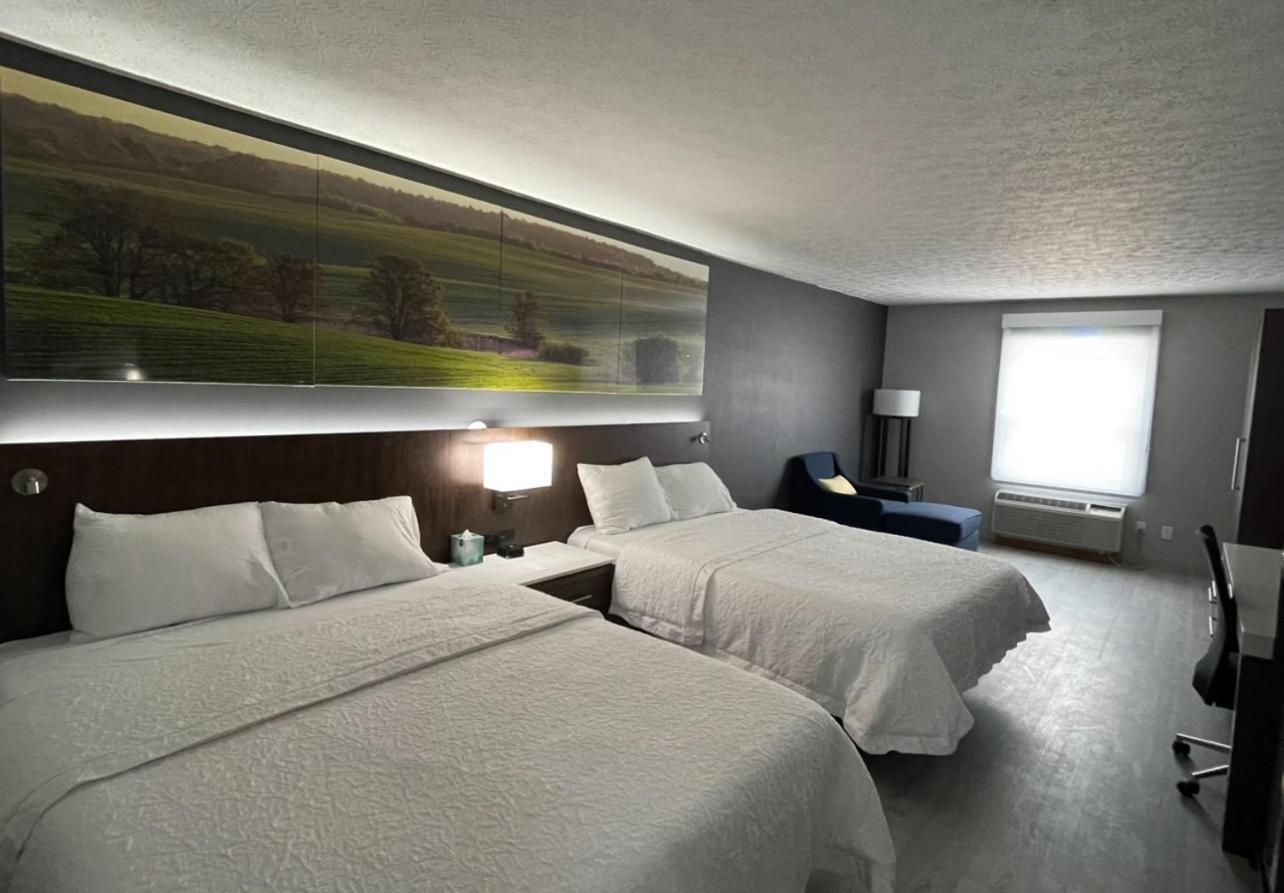 Luxor Inn & Suites, A Travelodge By Wyndham Elkins Exteriör bild