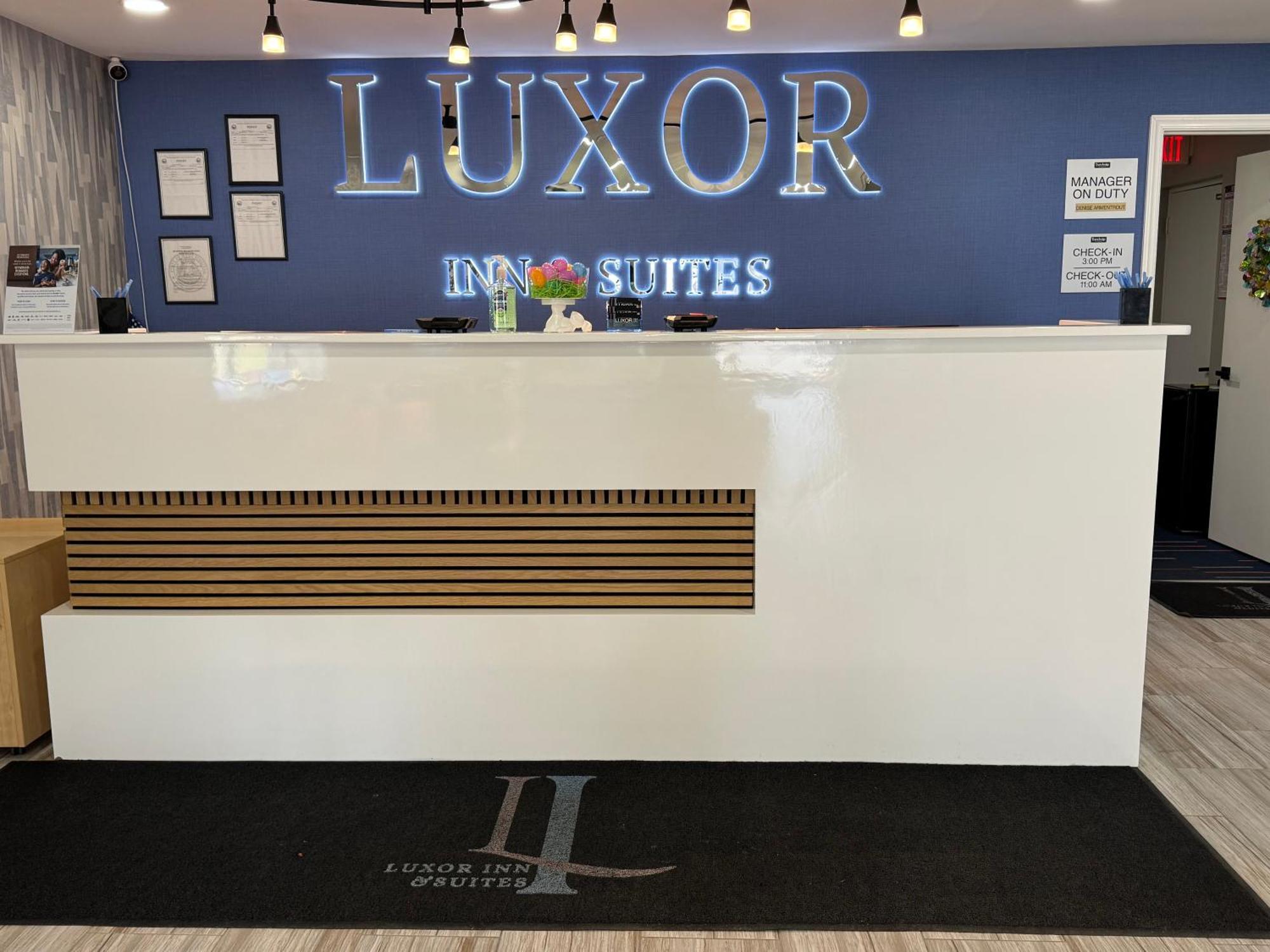 Luxor Inn & Suites, A Travelodge By Wyndham Elkins Exteriör bild